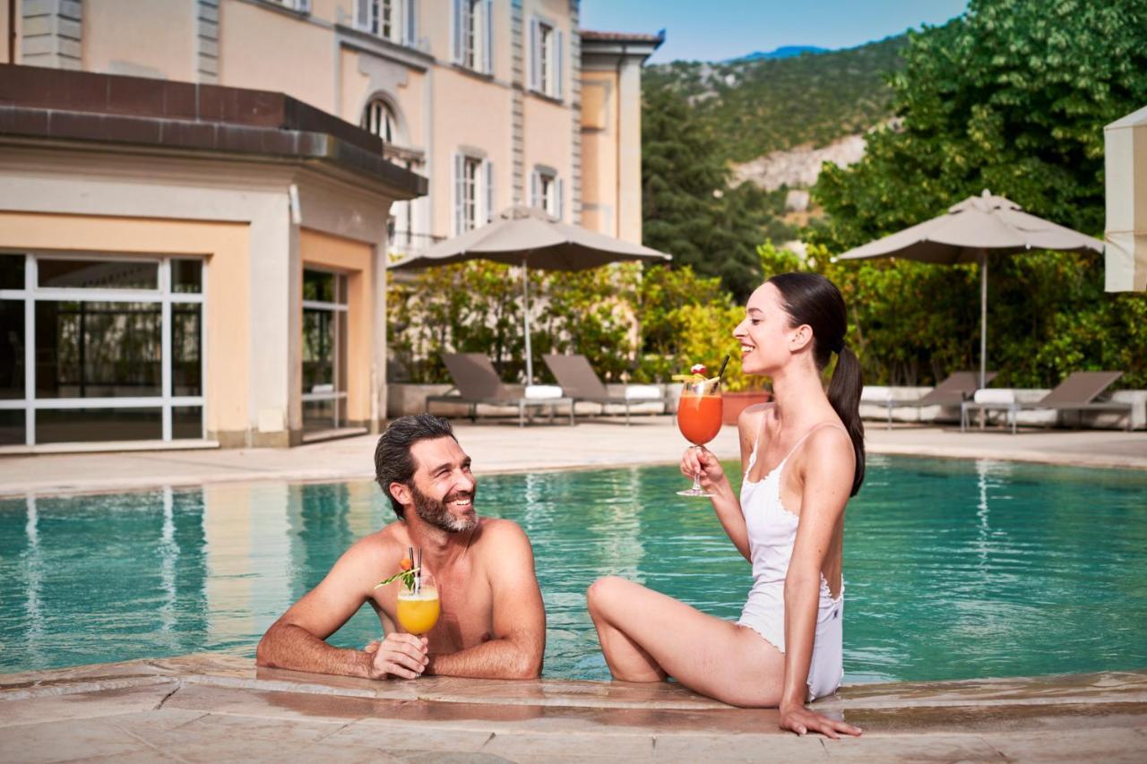 Bagni Di Pisa Palace & Thermal Spa - The Leading Hotels Of The World San Giuliano Terme Exterior photo A couple at a pool