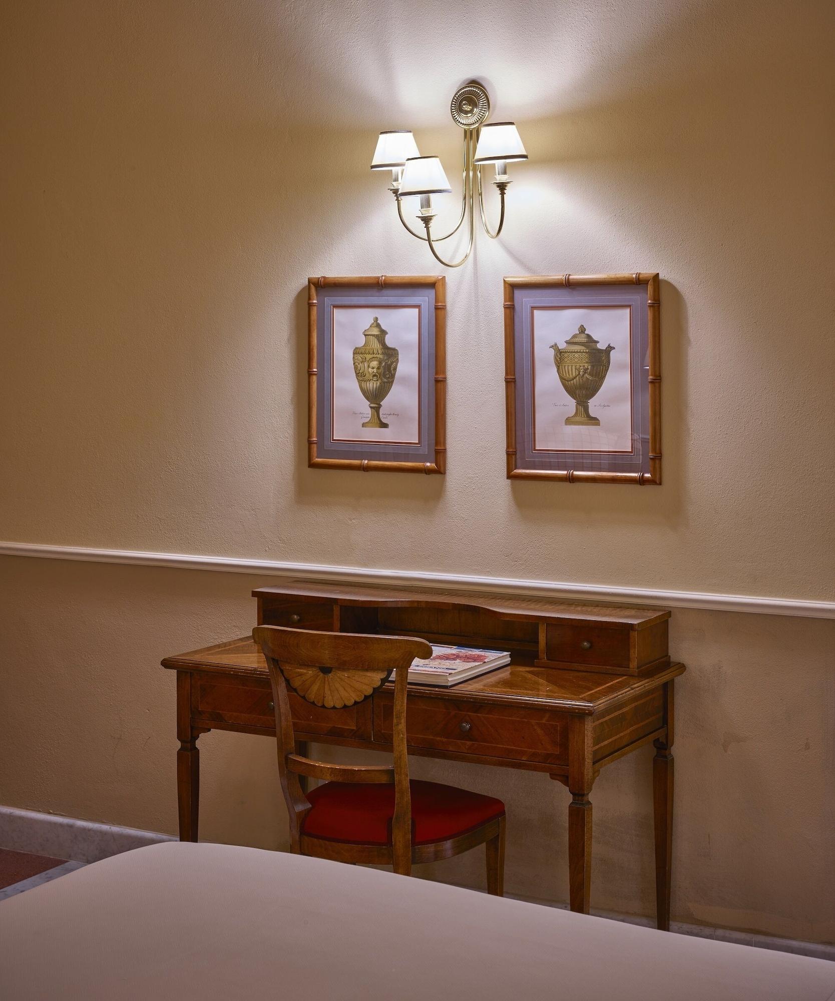 Bagni Di Pisa Palace & Thermal Spa - The Leading Hotels Of The World San Giuliano Terme Exterior photo A writing desk