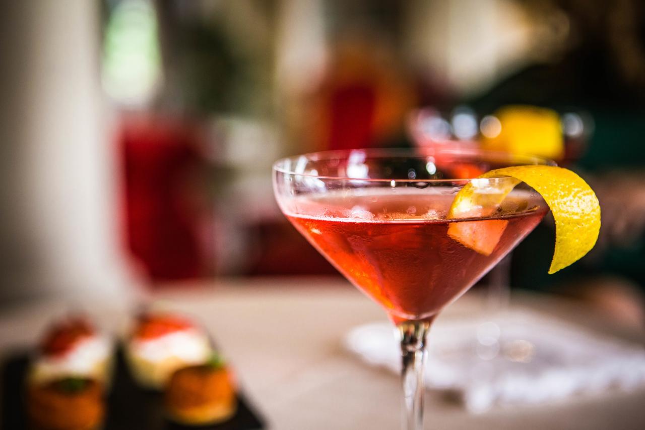 Bagni Di Pisa Palace & Thermal Spa - The Leading Hotels Of The World San Giuliano Terme Exterior photo A cosmopolitan garnished with a lemon twist